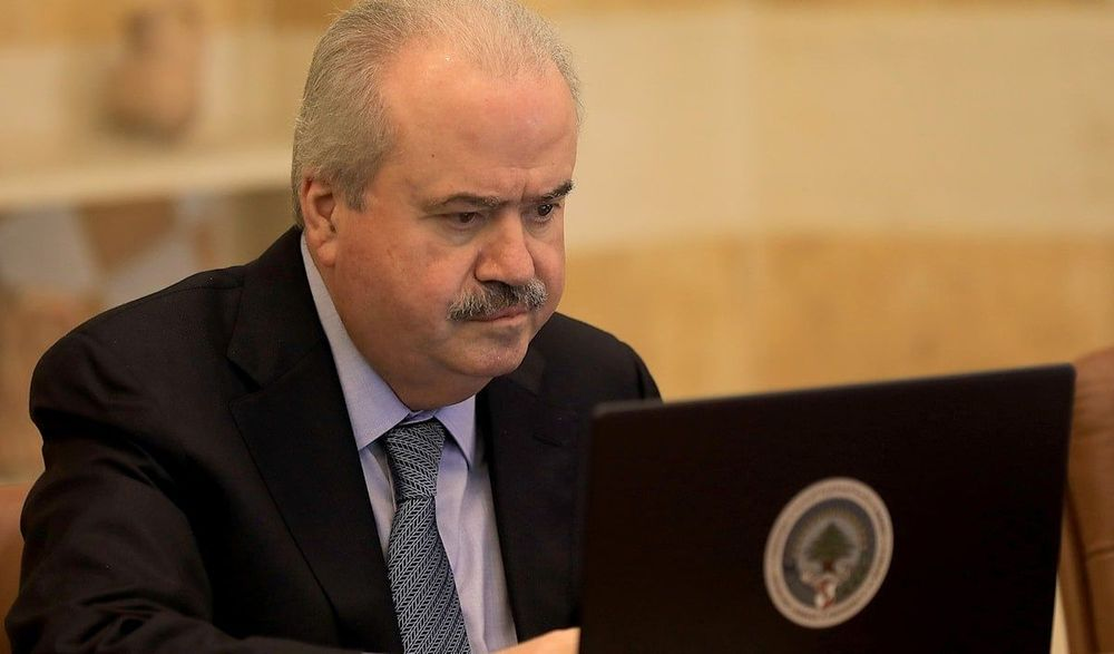 جابر يوقّع مرسومًا لمنحة آب للعسكريين