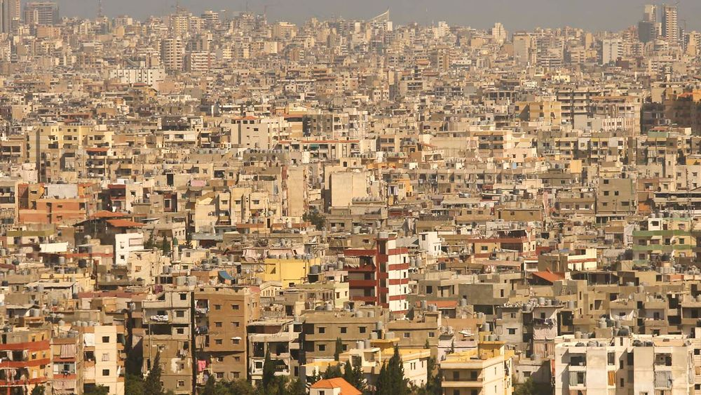 ملثمان أطلقا النار على المحال والسيارات في الضاحية