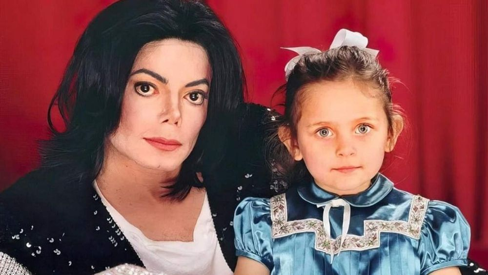 ابنة مايكل جاكسون تعلن خطوبتها