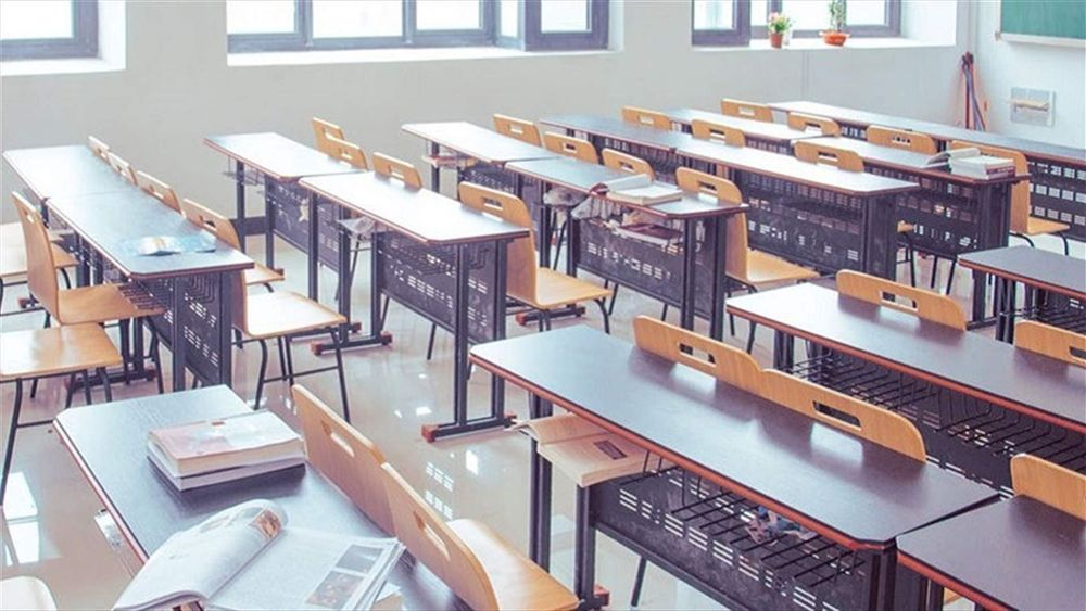 قرار بشأن المدارس غداً.. هل تفتح أبوابها؟