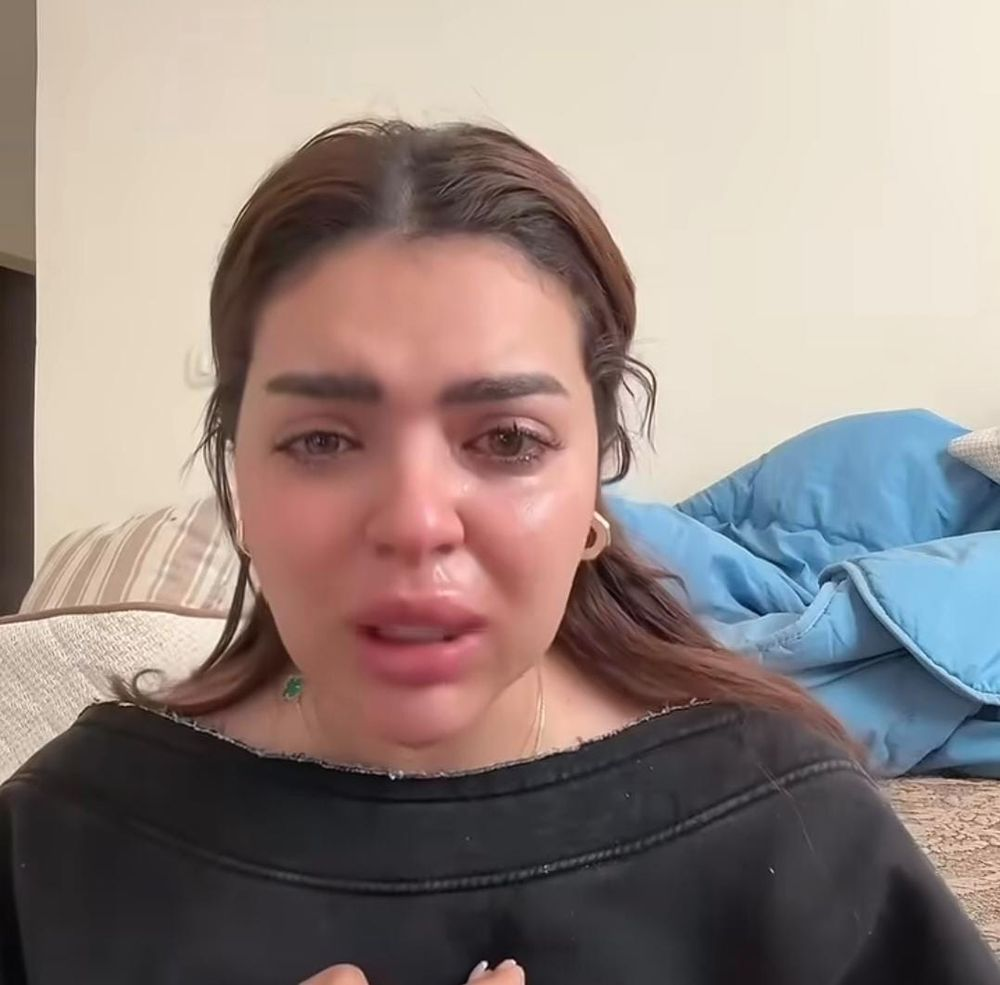 بلوغر مصريّة تصدم متابعيها في بثّ مباشر (فيديو)