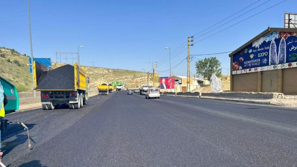 ماذا ضُبط داخل فان للركاب على حاجز ضهر البيدر؟