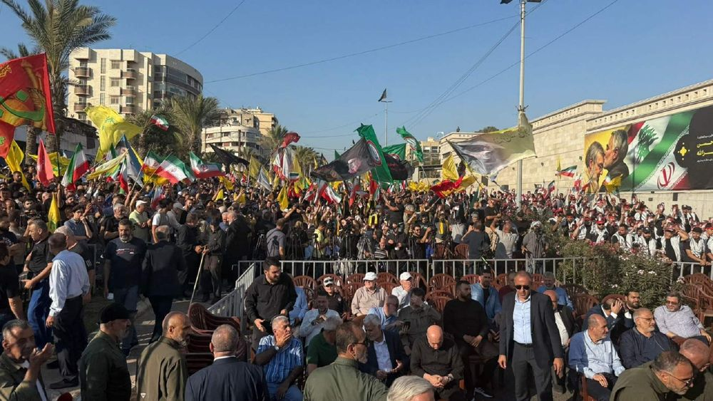 احتفالًا بـ"انتصار" إيران.. الحزب يقيم تجمّع شعبي في بيروت