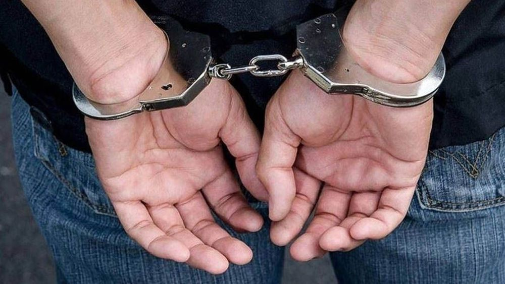 توقيف أحد أفراد عصابات السّرقة من داخل السيّارات