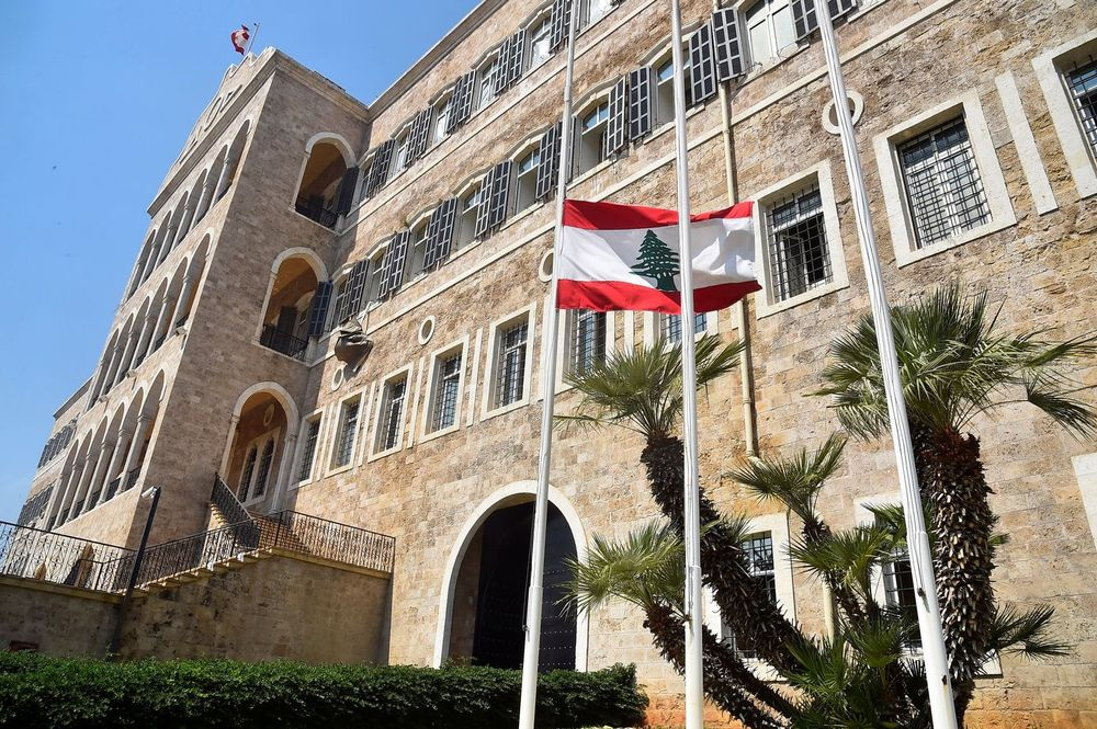 بعد تأخير الرحلات وإلغاء بعضها... ما مصير اللبنانيين العالقين في الخارج؟