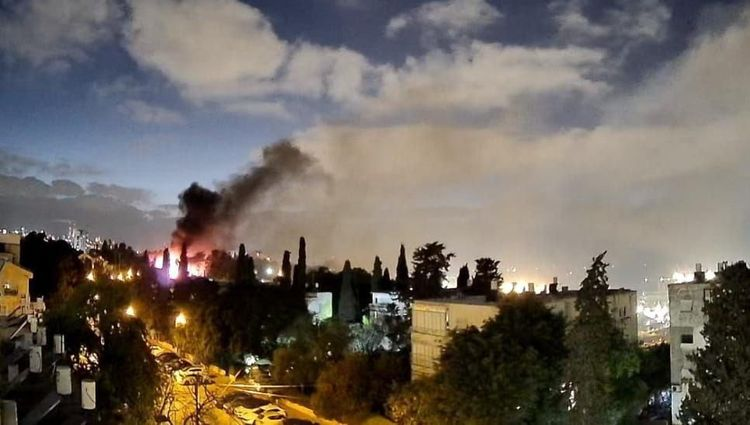إسرائيل تحترق.. هجوم باليستي إيراني على حيفا 