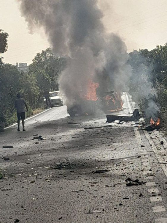 شهيد في استهداف سيّارة على طريق الزراريّة جنوب لبنان 