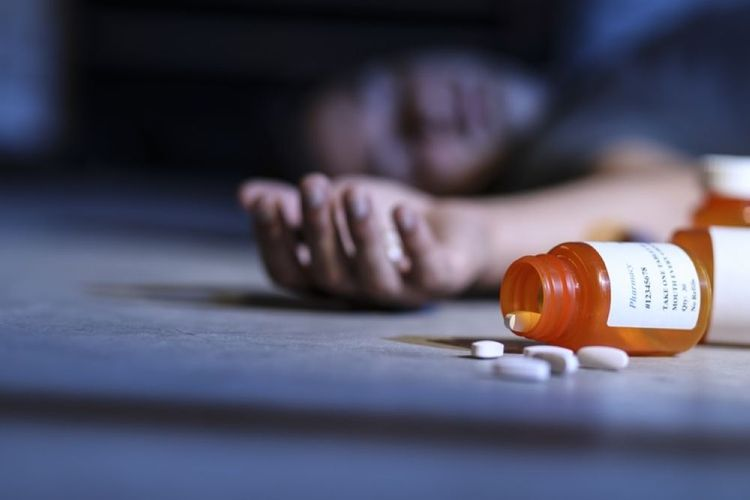 توفي بسبب جرعة زائدة في عمشيت 