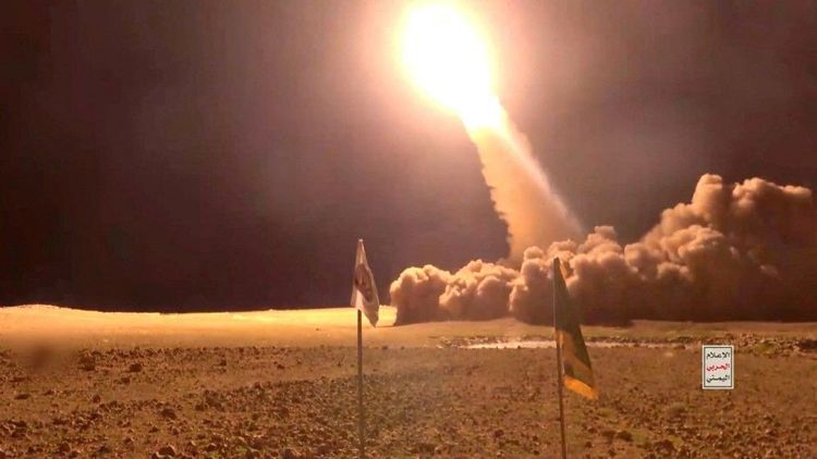 صاروخ يمني يربك إسرائيل من الجنوب إلى الشمال 