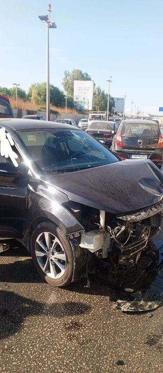  جريح نتيجة تصادم بين سيّارتين على طريق أنفاق المطار