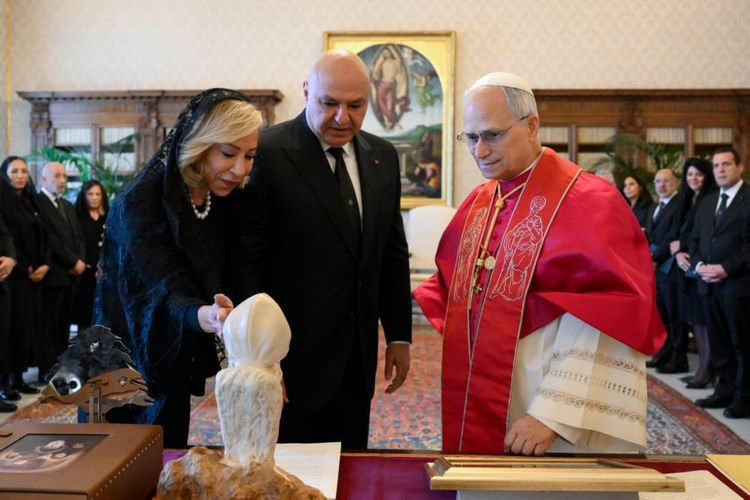 إليكم دلالات الهدايا المتبادلة بين الرئيس عون والبابا