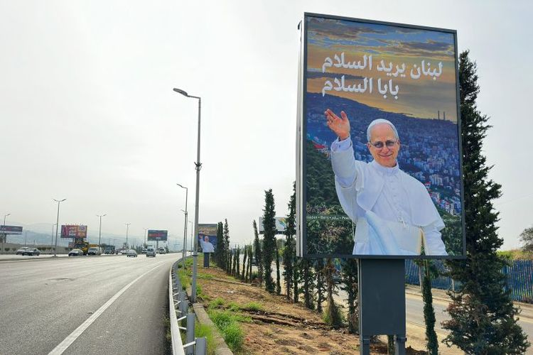 في يوم وصوله للبنان.. خلل يصيب طائرة البابا!