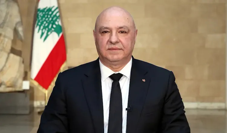 بعد 40 عامًا: جوزيف عون في الجنوب يدلي بصوته
