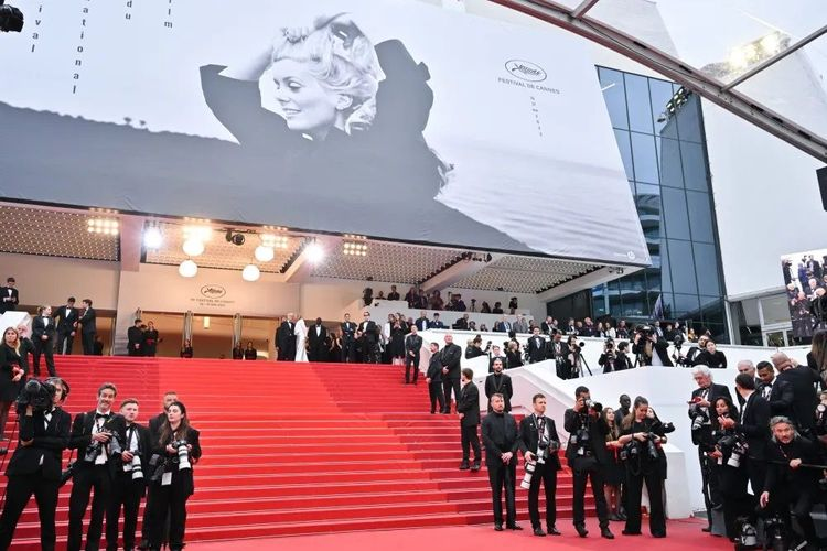 بسبب اعتداء جنسي.. "كان" يمنع ممثل شهير من السجادة الحمراء