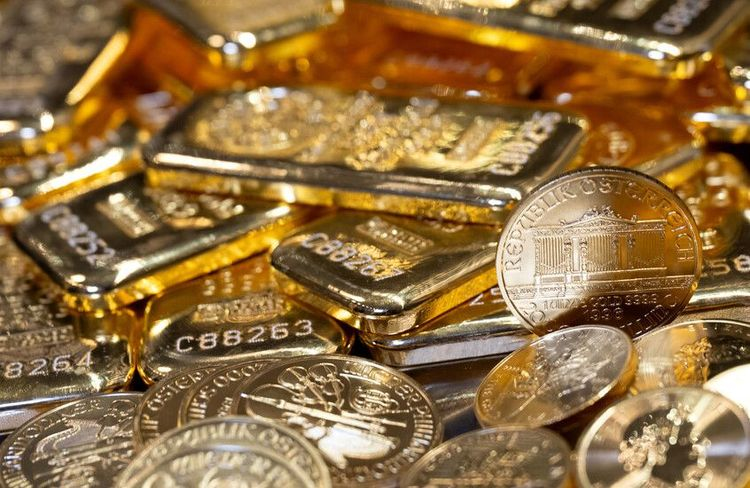 تراجع صادم للذهب.. كم بلغ سعر الأونصة؟