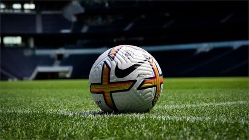 رُصدَ مع ممثلة إباحية... لاعب كرة قدم شهير ينفصل عن زوجته (صور)