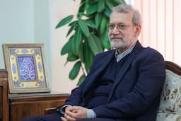 بشأن السلاح... ما الرسالة الّتي حملها لاريجاني في زيارته لبنان؟ 