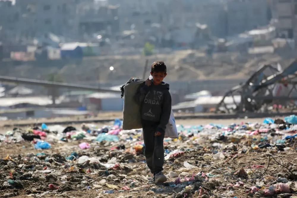 غزة بين الجوع والقصف