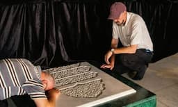 إسرائيلي على ضريح السيّد.. الرواية الكاملة!