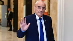 وزير الدفاع:سنتصدى باللحم الحي للخروقات الإسرائيليّة