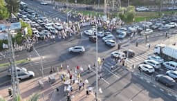 احتجاجات ضخمة في جميع أنحاء إسرائيل… إليكم التفاصيل