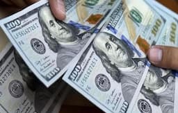 1700 دولار أميركي مزيّفة.. سوري في قبضة الأمن!