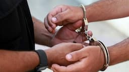 مسلّحون يعترضون سيارة درك ويُهرّبون موقوفاً