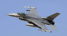 بالفيديو... تحطّم مقاتلة F16 في بولندا 