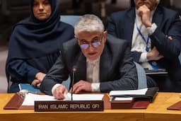 تحرّك رسمي من طهران ضد شخصية دولية بارزة