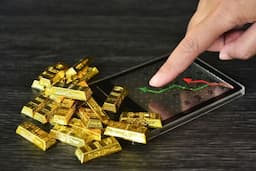 الذهب والفضة يحلقان من جديد.. إليكم الأرقام 