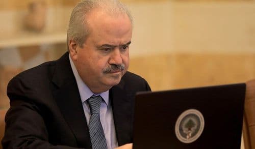جابر يوقّع مرسومًا لمنحة آب للعسكريين