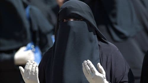 حملة "للباس الشّرعي" تثير الجدل في سوريا...فما القصّة؟