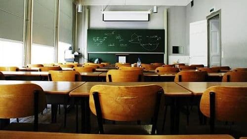 هل ستُغلق المدارس غدًا؟ إليكم ما أعلنته وزارة التربية