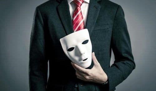 انتحل ثلاث صفات منها طبيب تجميل... هل وقعتم ضحيّته؟