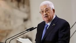 عباس وعون يتفقان على سحب سلاح المخيمات الفلسطينيّة