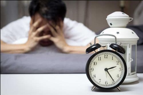 هل تعاني من قلة النوم؟ حلّ لا يخطر على البال!