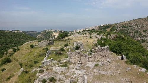 قصة "قرية الأشباح" اللّبنانيّة.. أين اختفى أهلها؟