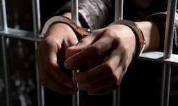 في هذه المنطقة.. توقيف مروّجي مخدرات وضبط أسلحة