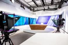 مقابلة تتحول إلى إشكال وتلاسن...إليكم ما حصل في استوديو الجديد!