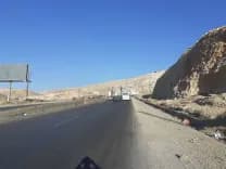 على طريق المصنع... هذا ما حلّ بشاب ثلاثيني!