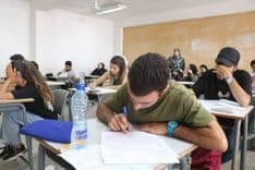 بين الحرب والامتحانات… مستقبل الطلاب اللبنانيين على المحك!