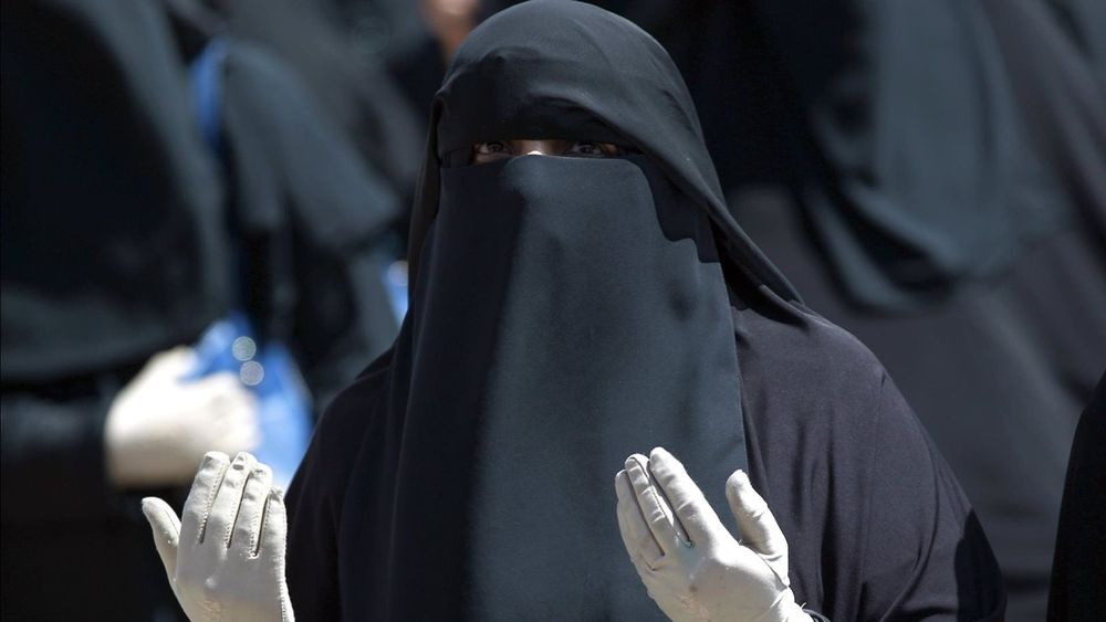 حملة "للباس الشّرعي" تثير الجدل في سوريا...فما القصّة؟