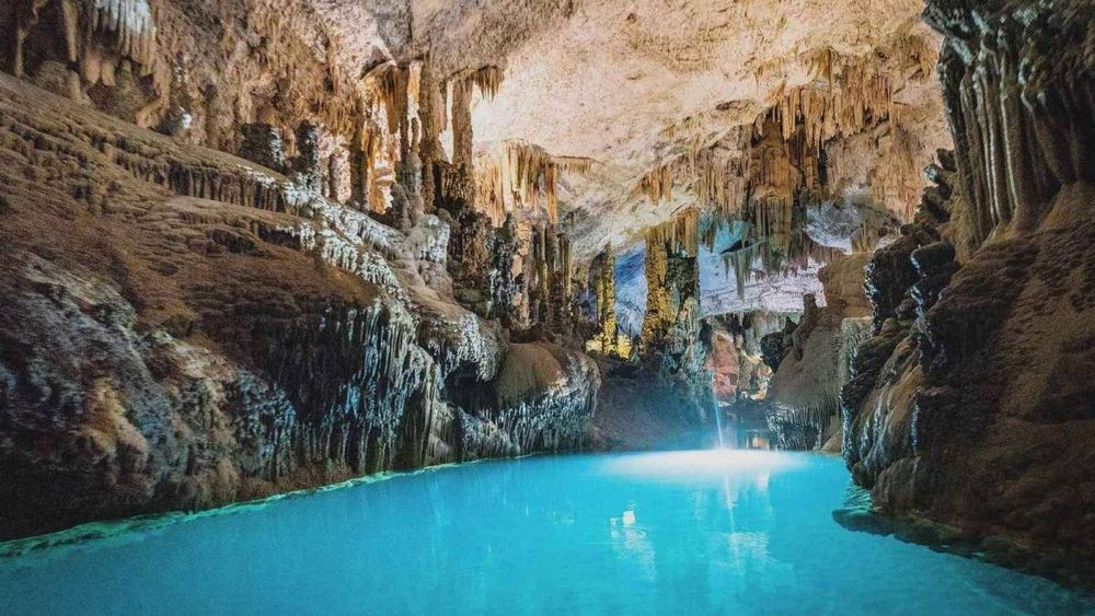 تشكيل لجنة لتقصّي الأضرار في مغارة جعيتا