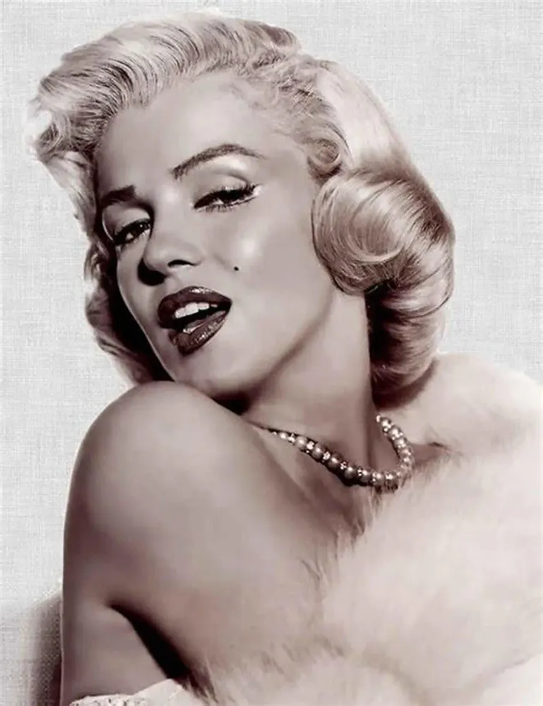 خفايا قصّة وفاة مارلين مونرو...أسرار تكشف للمرّة الأولى