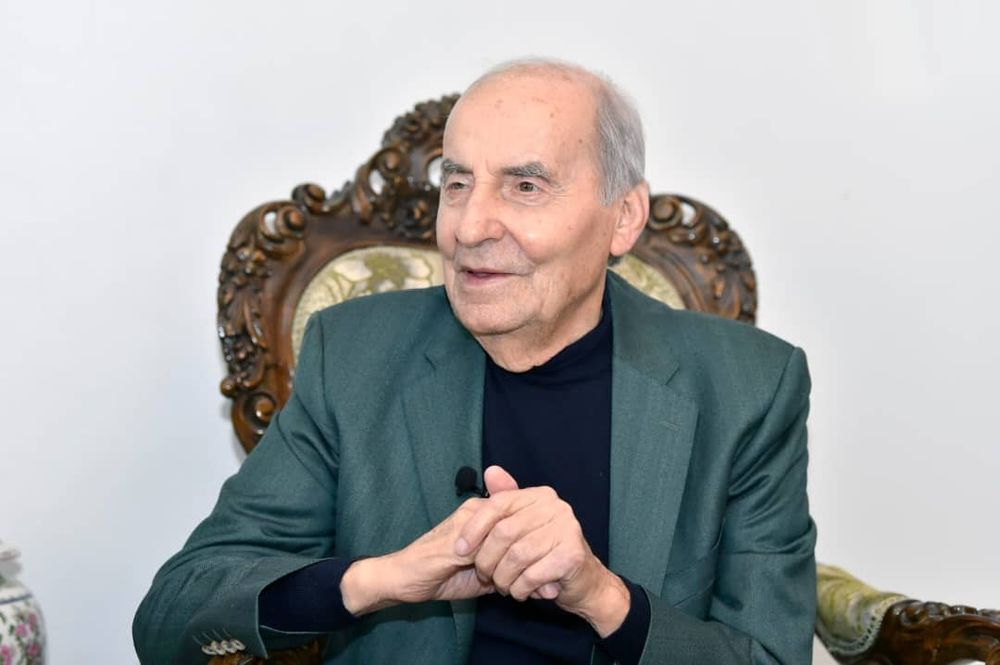 رحيل كبير شعراء الزجل اللبناني طليع حمدان