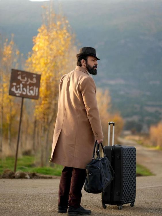 إعلامي لبناني كبير يشنّ هجوماً غير مسبوق على "مولانا"!