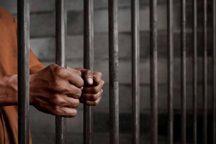 الحكم بسجن فنّان شهير.. هل انتهت مسيرته؟